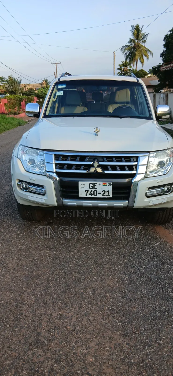 Mitsubishi Pajero 2015 White