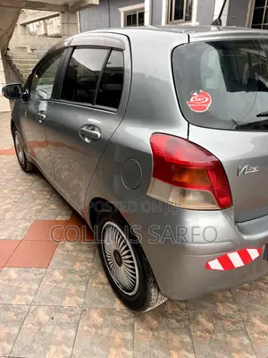 Toyota Vitz 1.3 FWD 3dr 2009 Beige