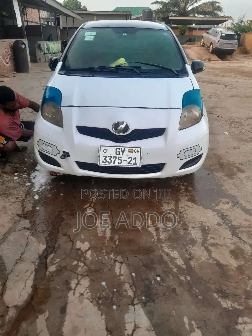 Toyota Vitz 2010 White
