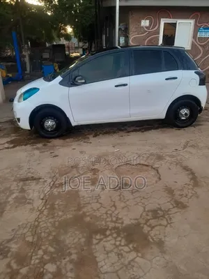Toyota Vitz 2010 White