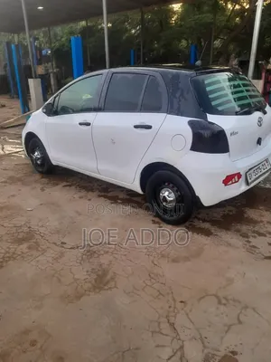 Toyota Vitz 2010 White