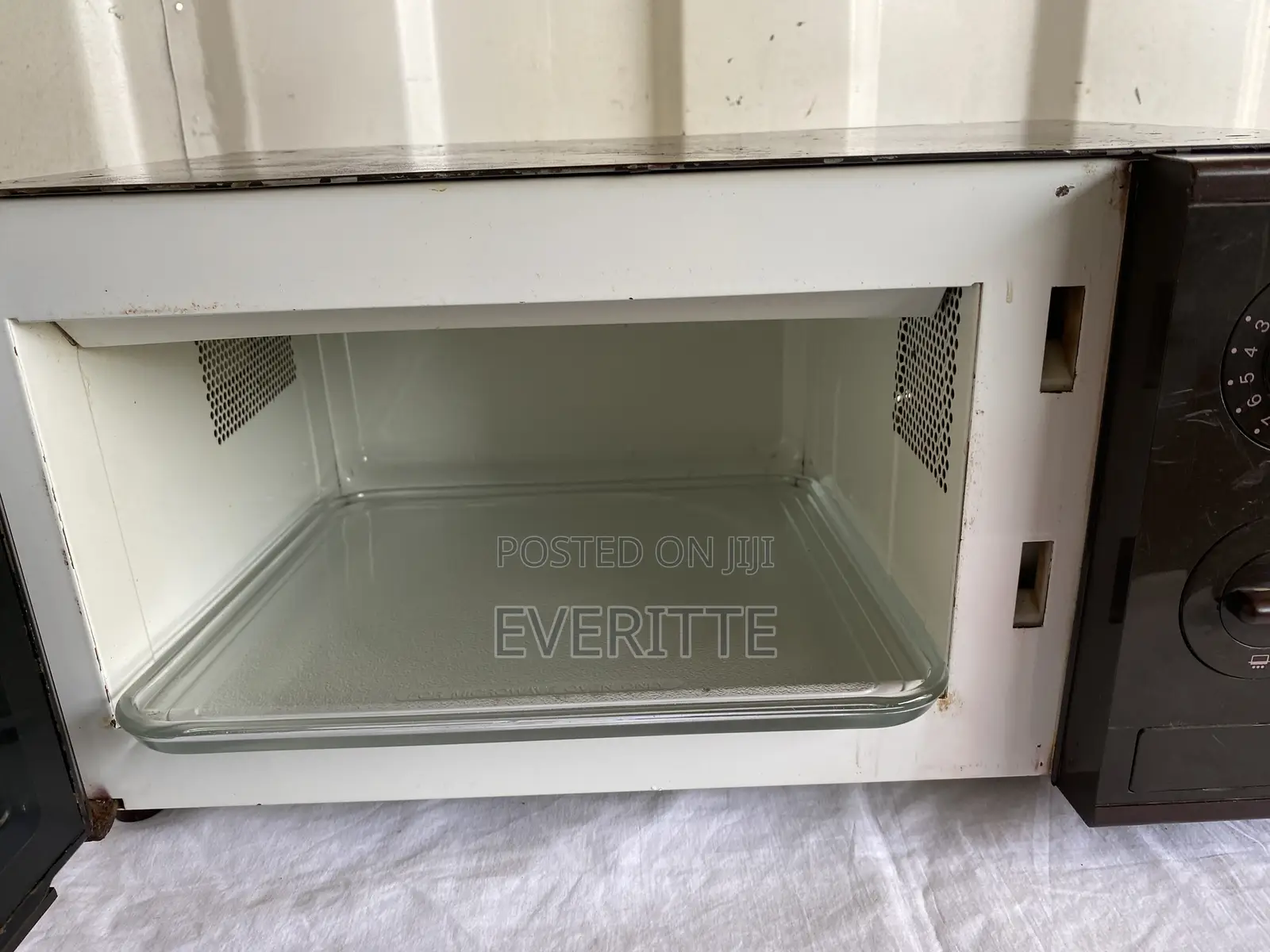 1986 Samsung Classical Collection Antique Microwave