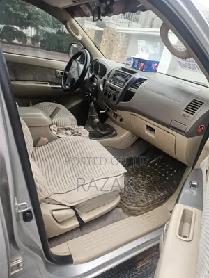 Toyota Fortuner 2010 Gold