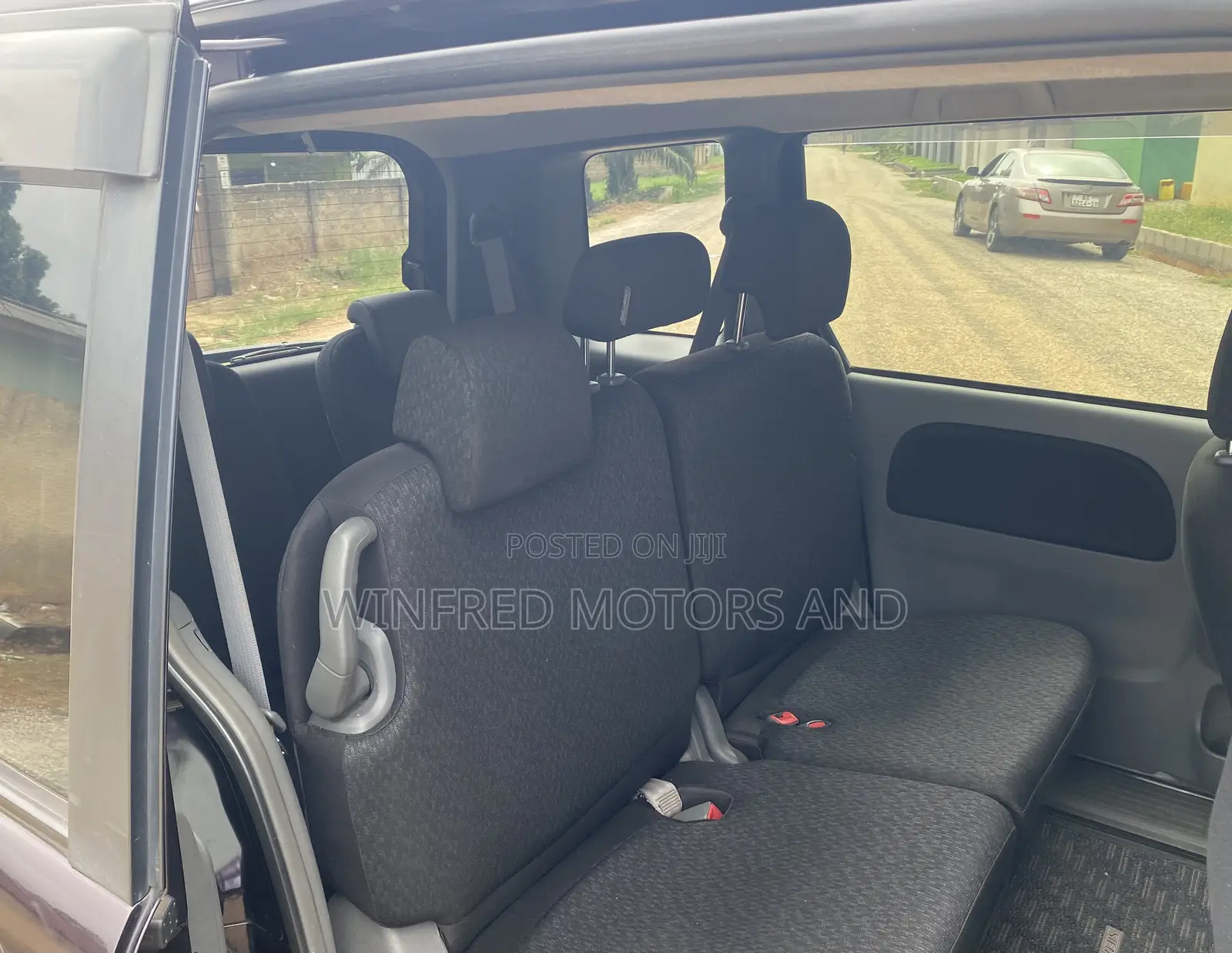 Toyota Sienta 2013 Brown