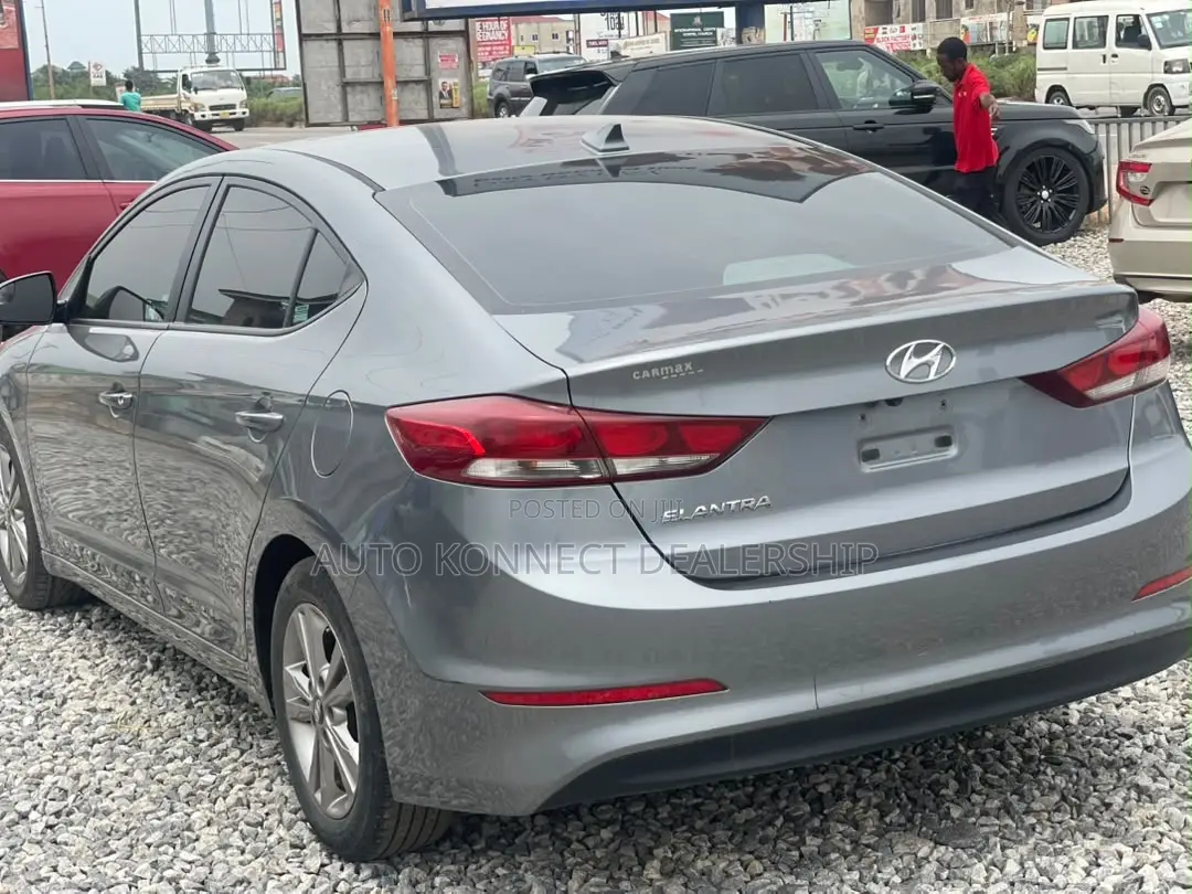 Hyundai Elantra 2017 Gray