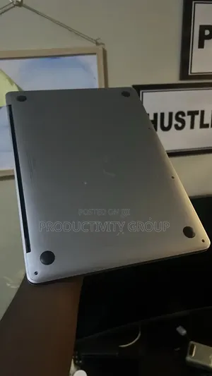 Laptop Apple MacBook Pro 2019 8GB Intel Core i5 SSD 256GB