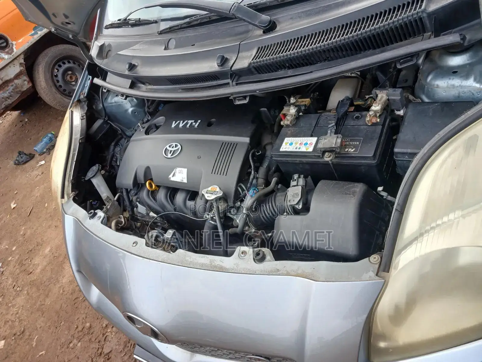 Toyota Vitz 1.5 FWD 5dr 2010 Green