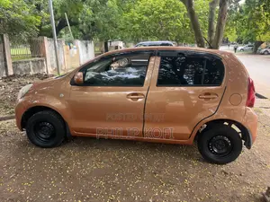 Toyota Passo 2010 Gold