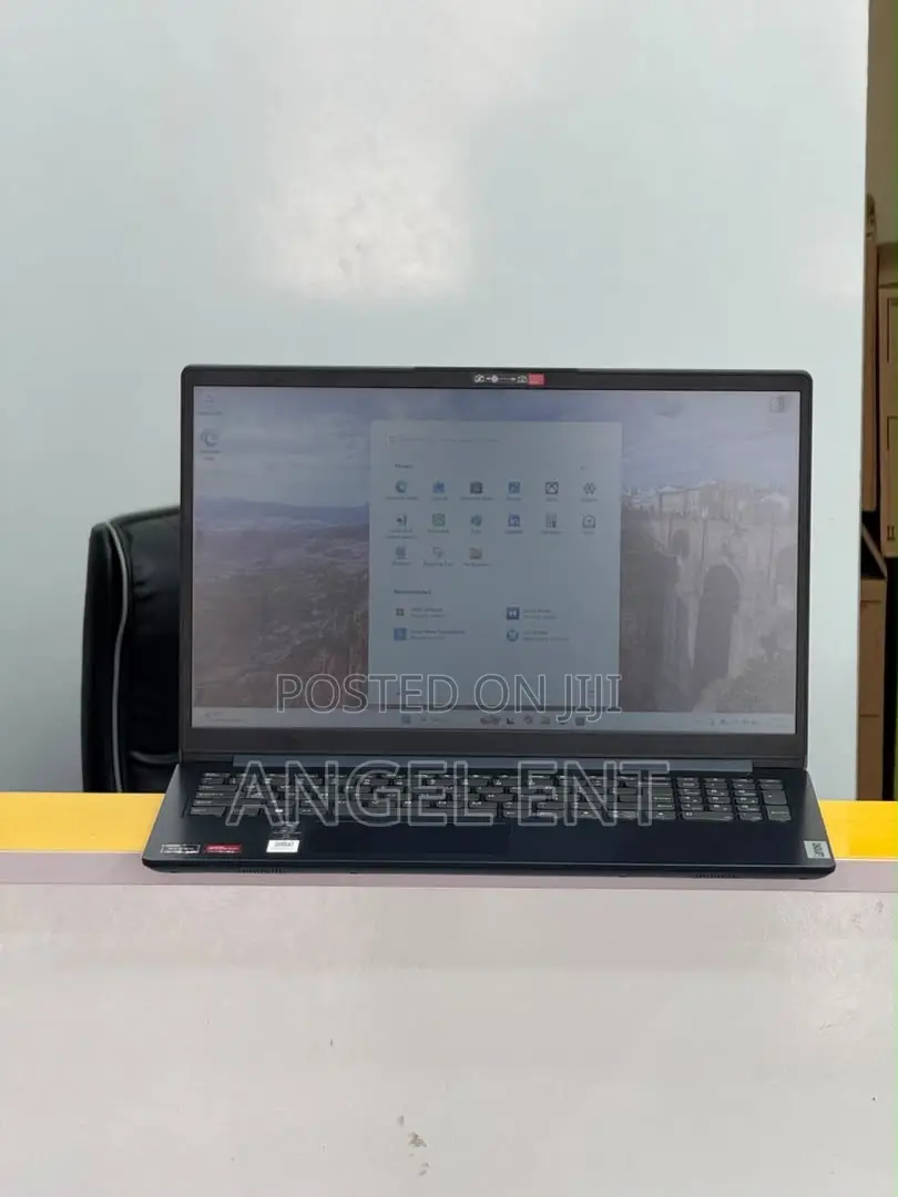 Laptop Lenovo IdeaPad 110S 8GB AMD Ryzen 5 SSD 256GB