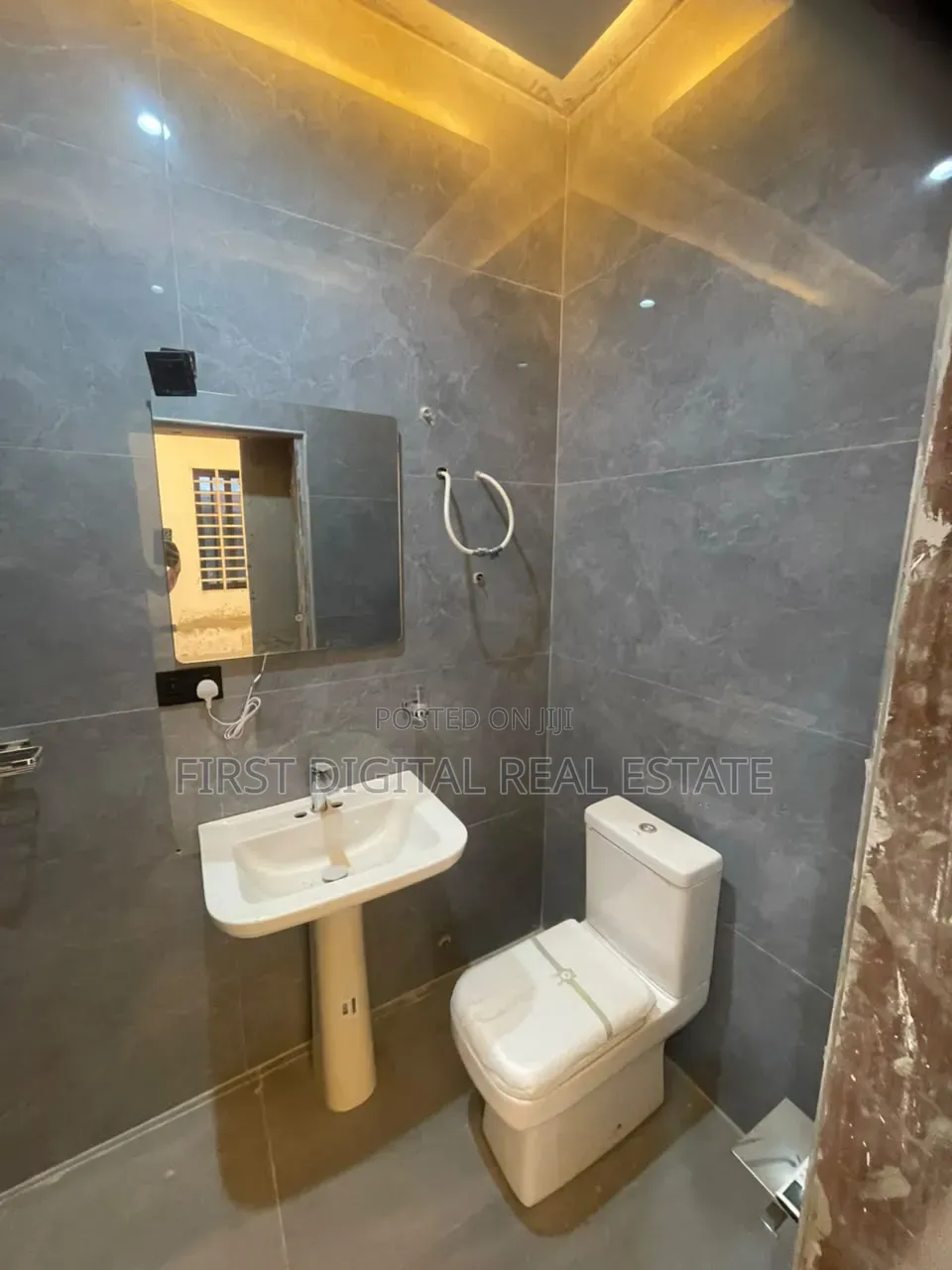 Chamber and Hall Self Contain for Rent at Adenta Sakora