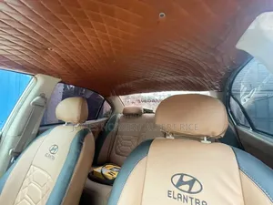 Hyundai Elantra GT 2002 White