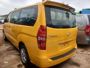 Hyundai Starex 2014 Yellow