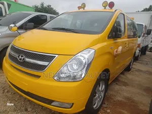 Hyundai Starex 2014 Yellow