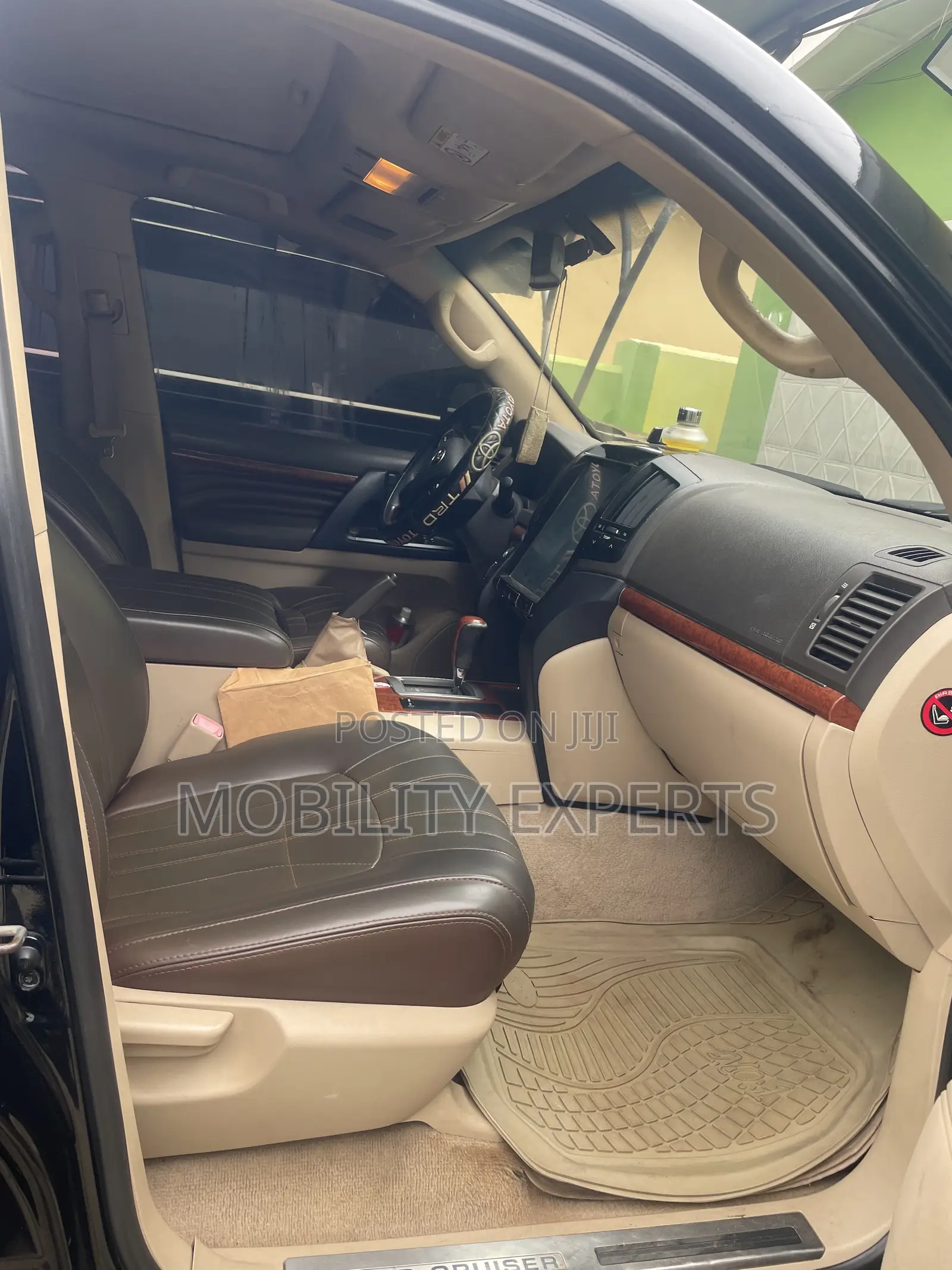 Toyota Land Cruiser 4.6 V8 GX-R 2013 Black