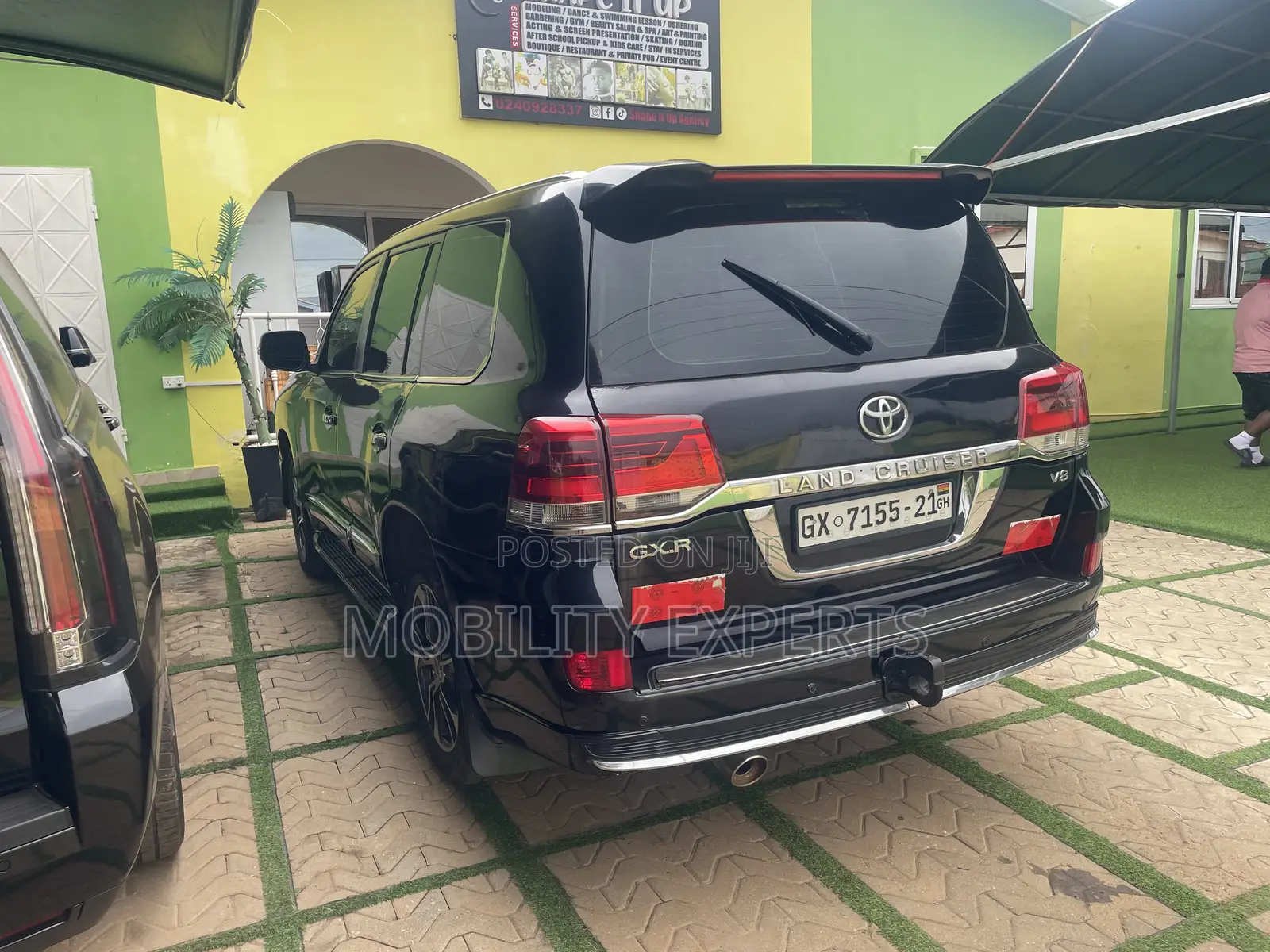 Toyota Land Cruiser 4.6 V8 GX-R 2013 Black