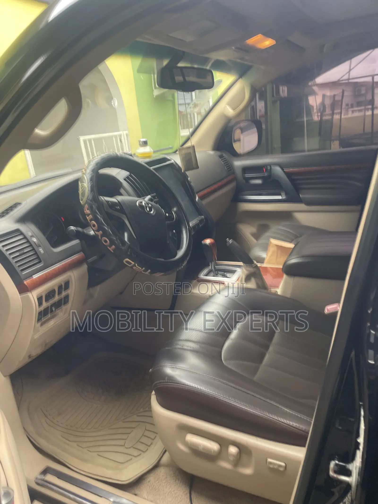 Toyota Land Cruiser 4.6 V8 GX-R 2013 Black