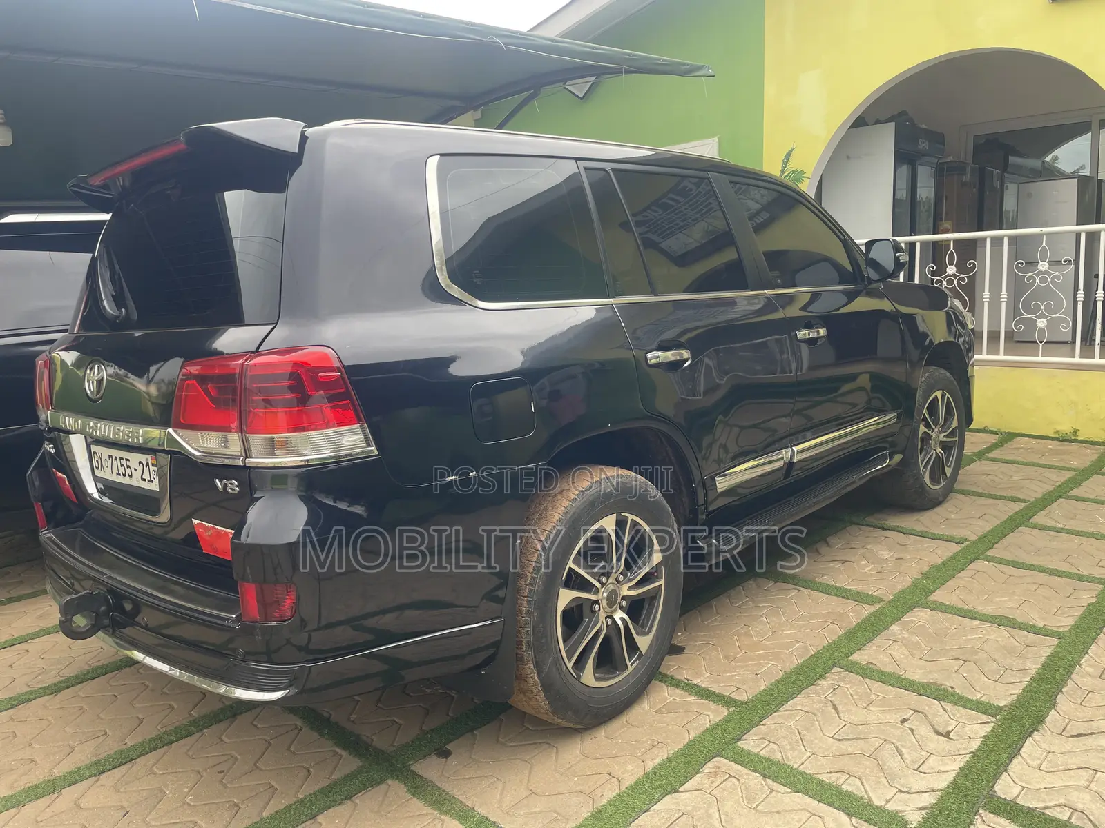 Toyota Land Cruiser 4.6 V8 GX-R 2013 Black