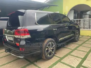 Toyota Land Cruiser 4.6 V8 GX-R 2013 Black