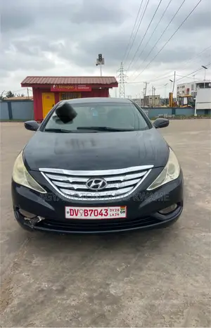 Hyundai Sonata SE 2.0T Sedan FWD (2.0L 4cyl 6A) 2013 Black
