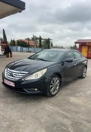 Hyundai Sonata SE 2.0T Sedan FWD (2.0L 4cyl 6A) 2013 Black