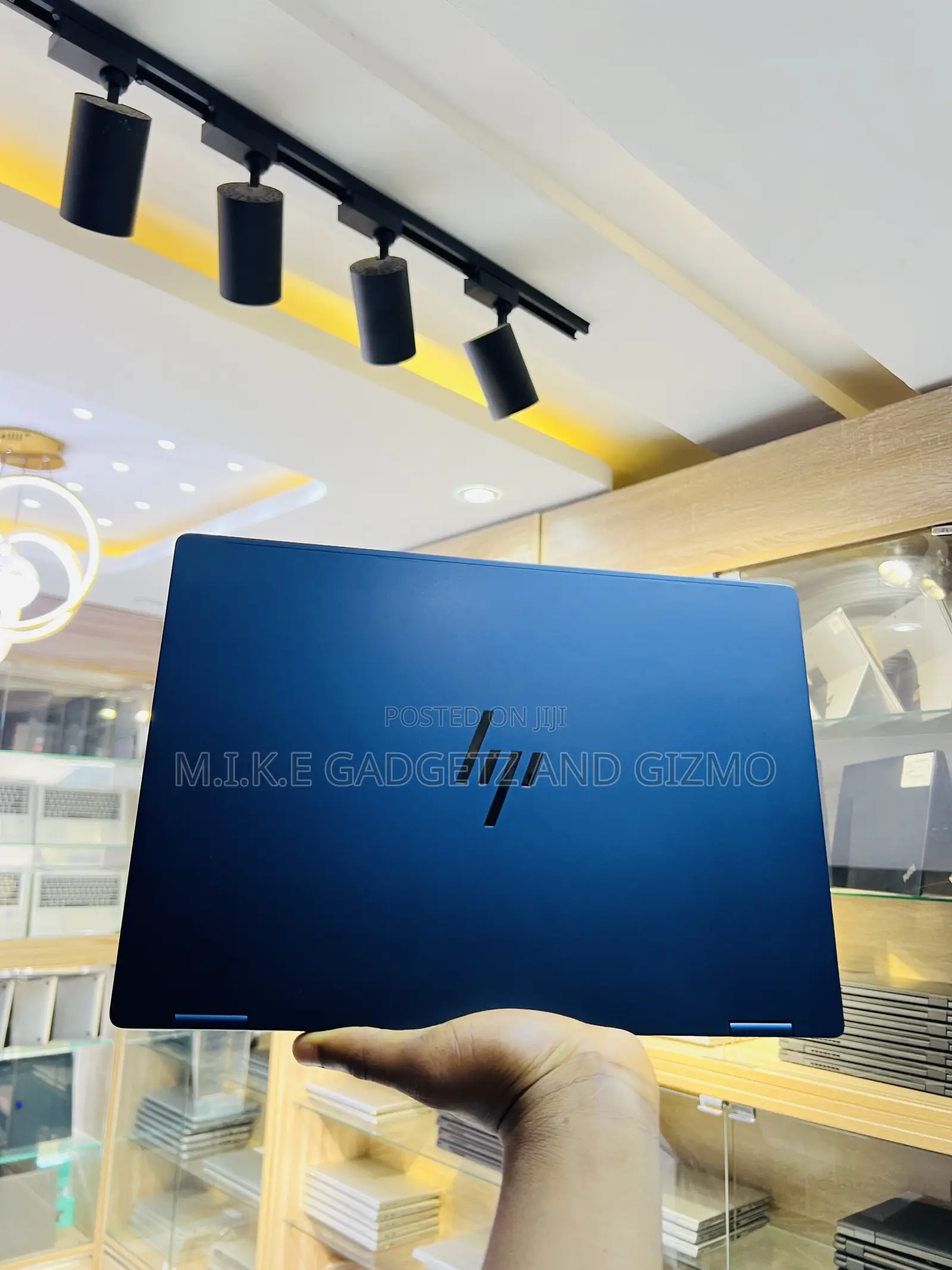 Laptop HP OmniBook X Flip 14" 16GB Intel Core 7 SSD 512GB