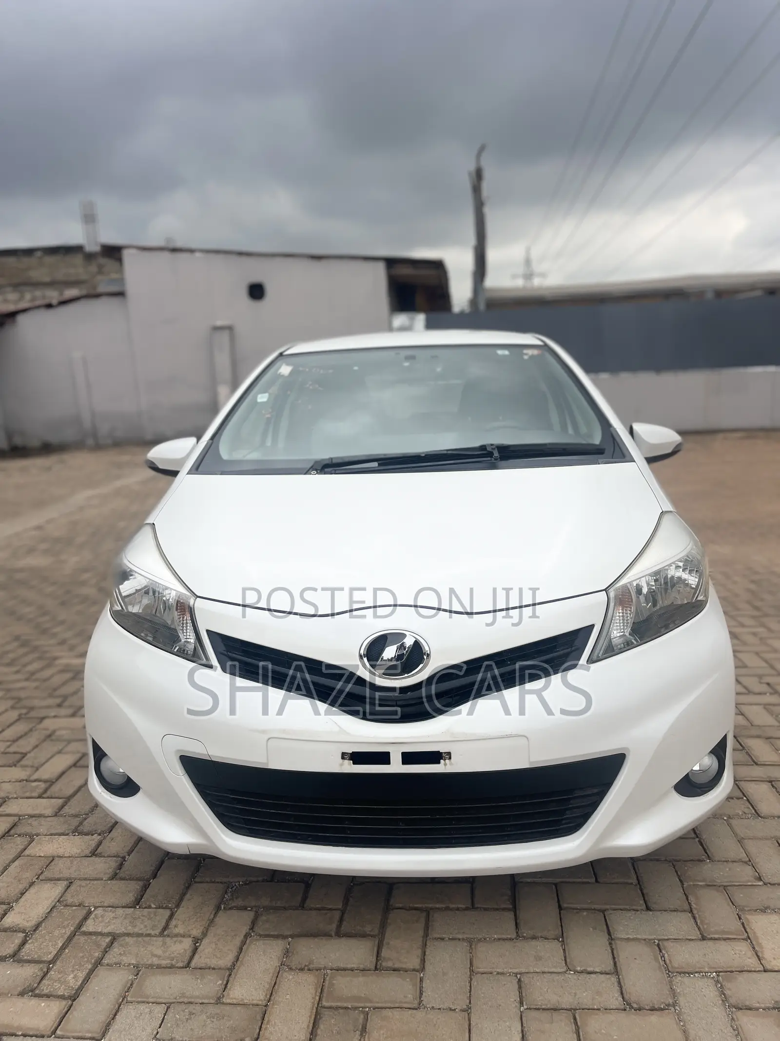 Toyota Vitz 2012 White