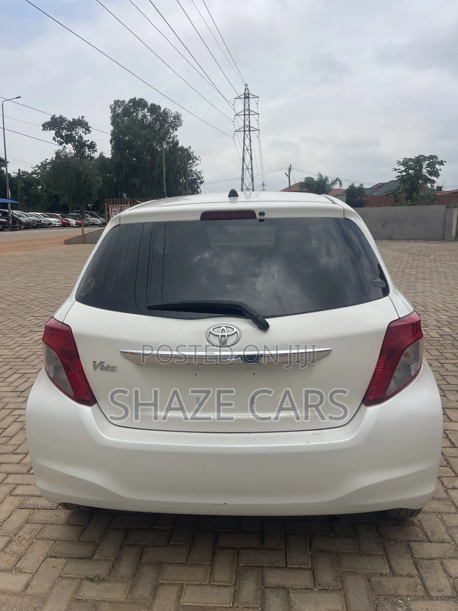 Toyota Vitz 2012 White