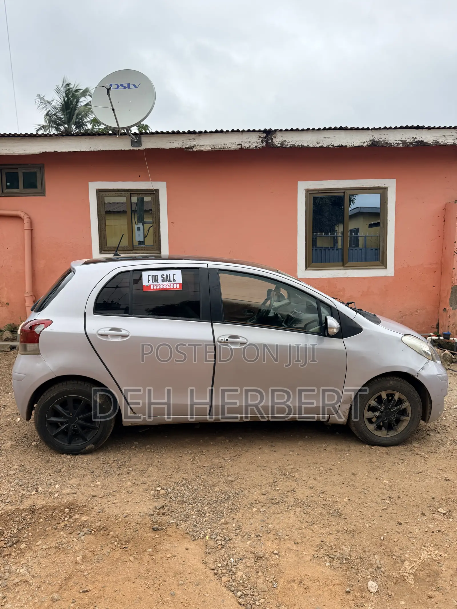 Toyota Vitz 2010 Gray