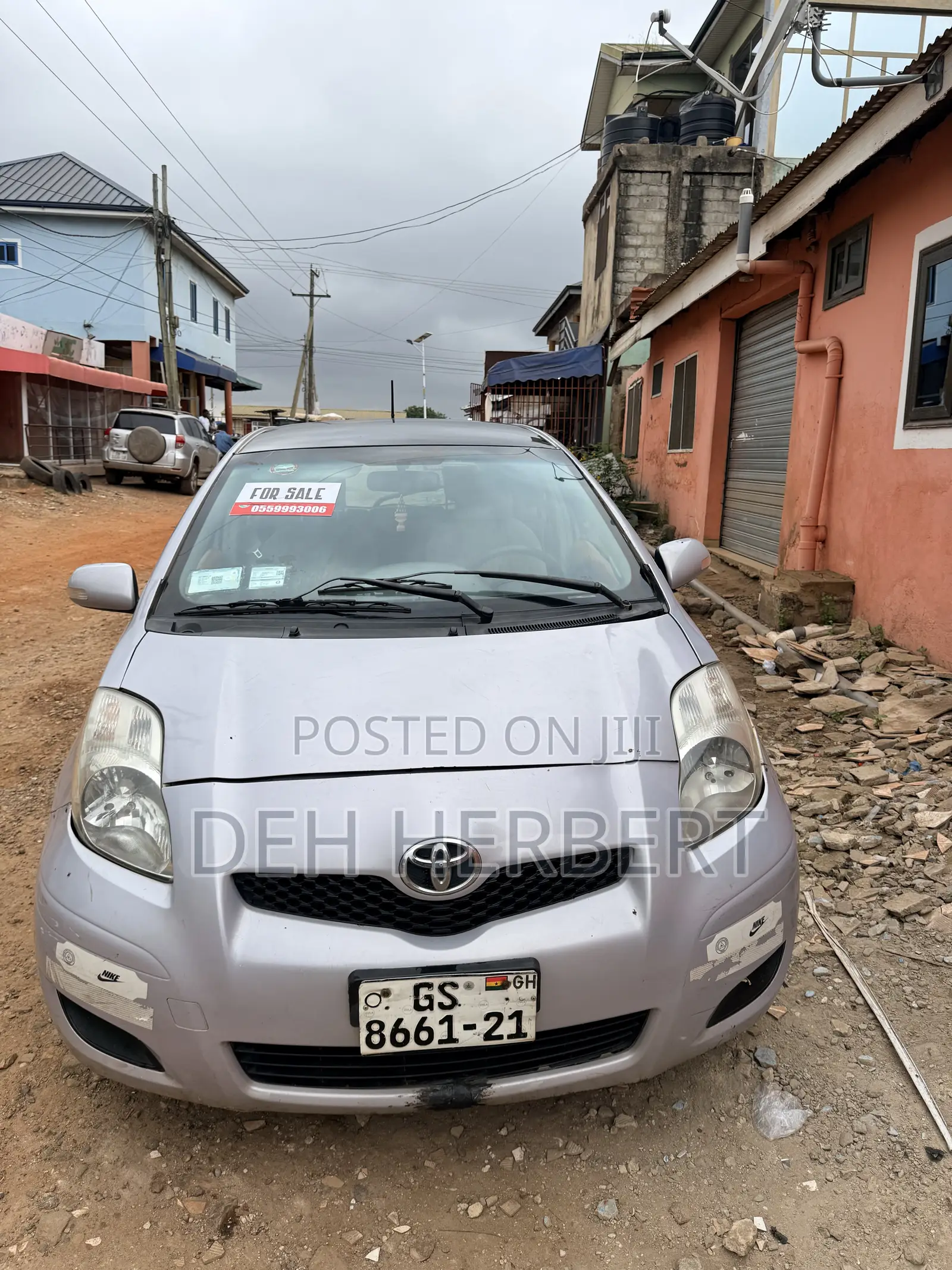 Toyota Vitz 2010 Gray