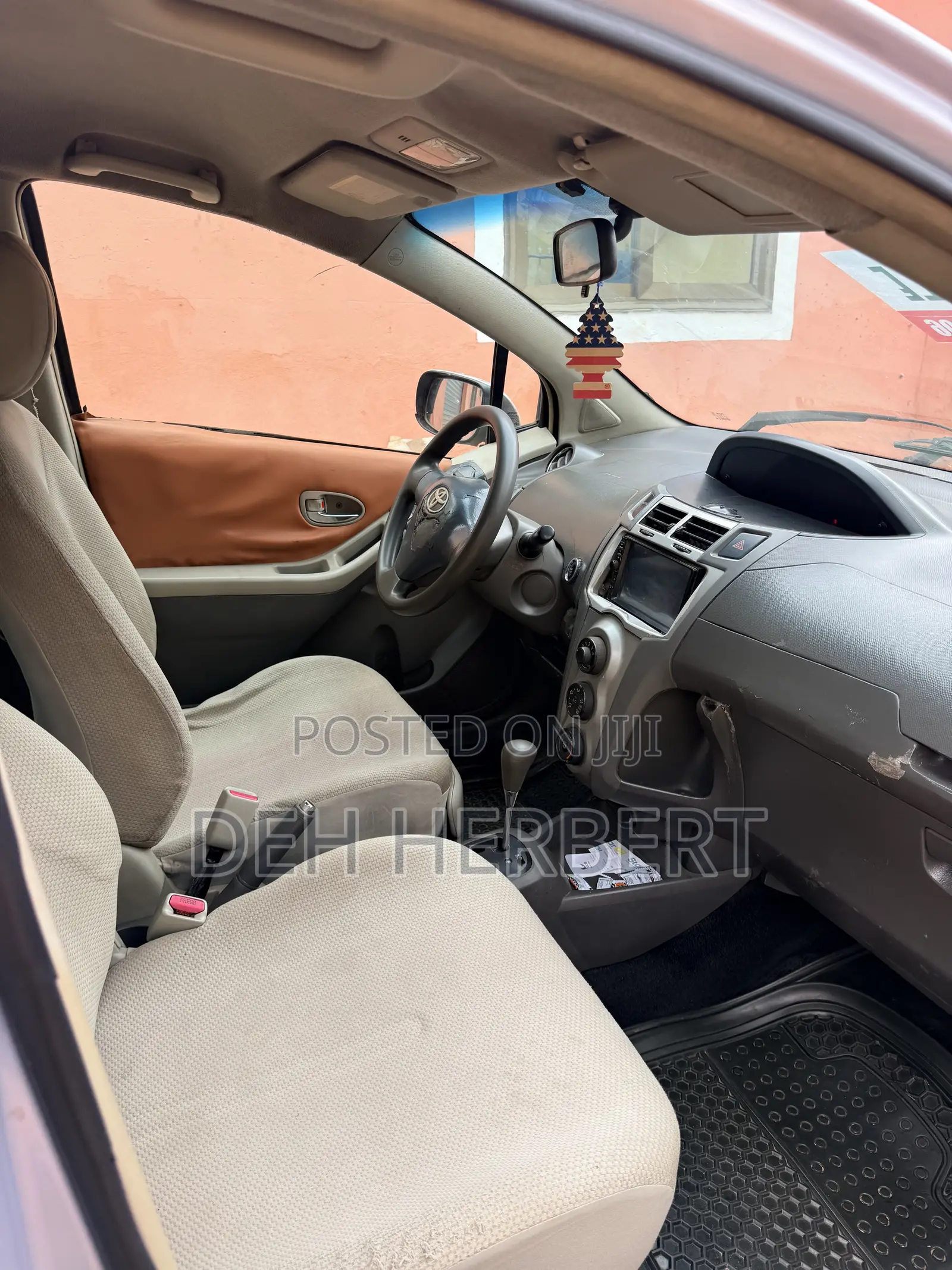 Toyota Vitz 2010 Gray