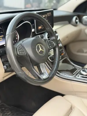 Mercedes-Benz C300 Luxury 4matic Sedan AWD (2.0L 4cyl 7A) 2017 White