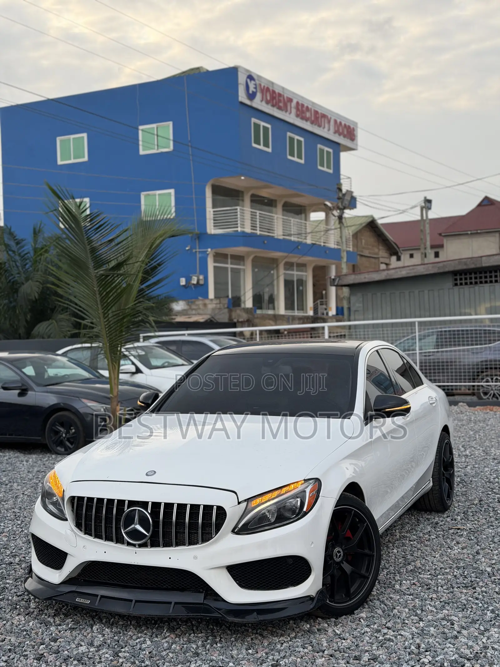 Mercedes-Benz C300 Luxury 4matic Sedan AWD (2.0L 4cyl 7A) 2017 White