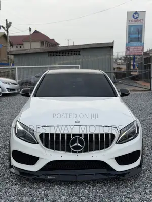 Mercedes-Benz C300 Luxury 4matic Sedan AWD (2.0L 4cyl 7A) 2017 White