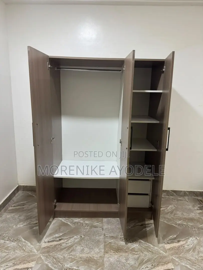 Como 3 Door Wardrobe (Light Brown)