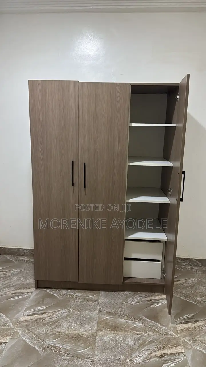 Como 3 Door Wardrobe (Light Brown)