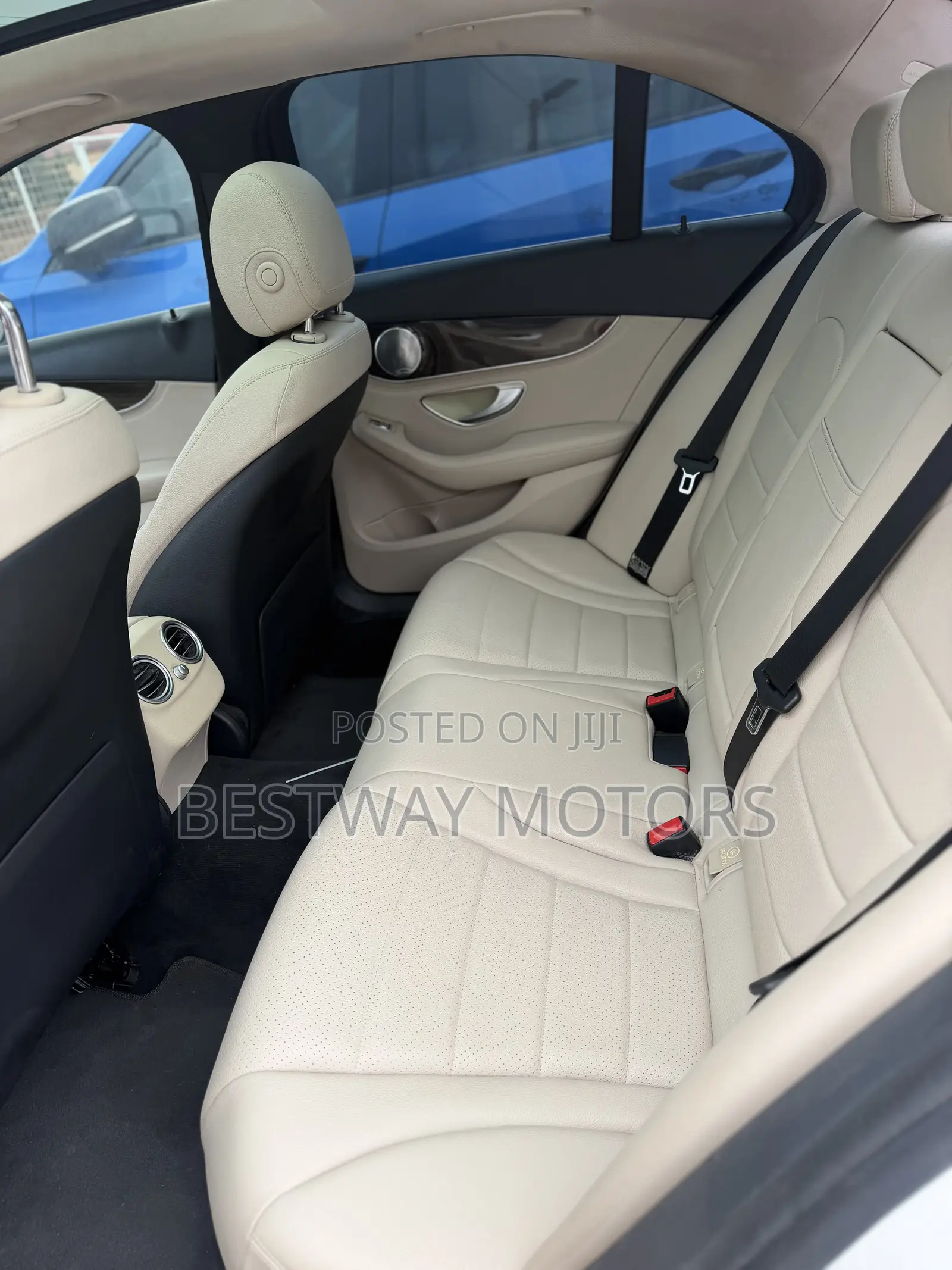 Mercedes-Benz C300 Luxury 4matic Sedan AWD (2.0L 4cyl 7A) 2017 White
