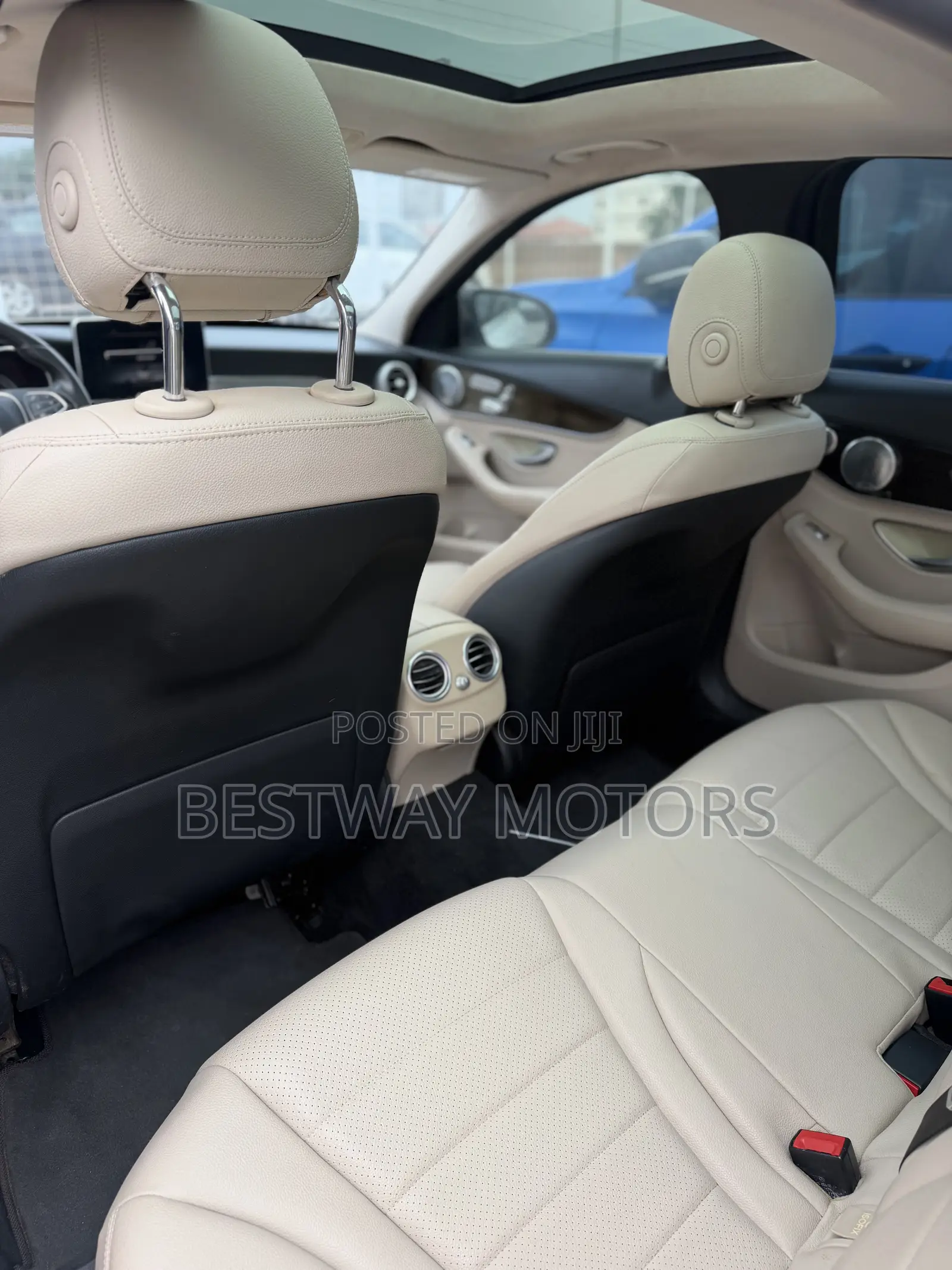 Mercedes-Benz C300 Luxury 4matic Sedan AWD (2.0L 4cyl 7A) 2017 White
