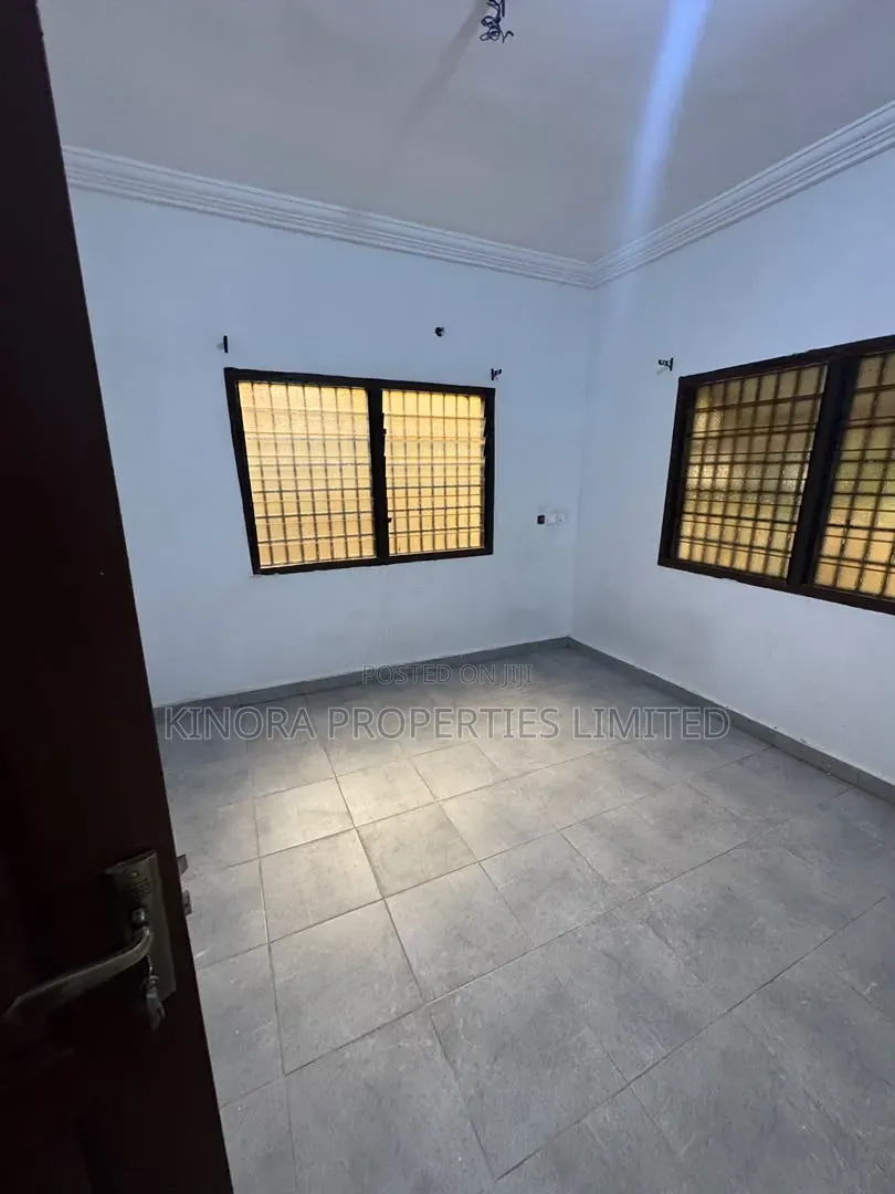 3bdrm Apartment in Kingsby, The Mall for rent