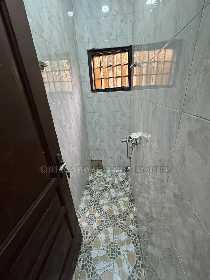 3bdrm Apartment in Kingsby, The Mall for rent