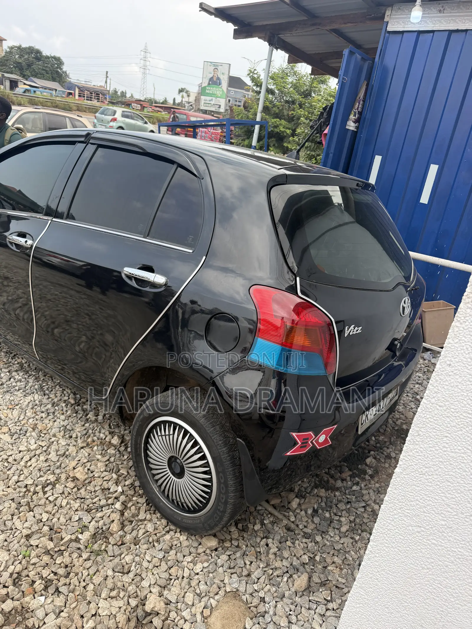 Toyota Vitz 1.3 AWD 5dr 2010 Black