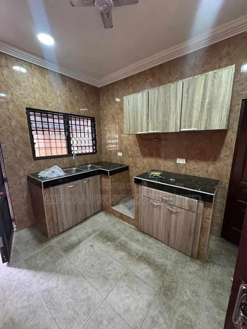 3bdrm Apartment in Kingsby, The Mall for rent