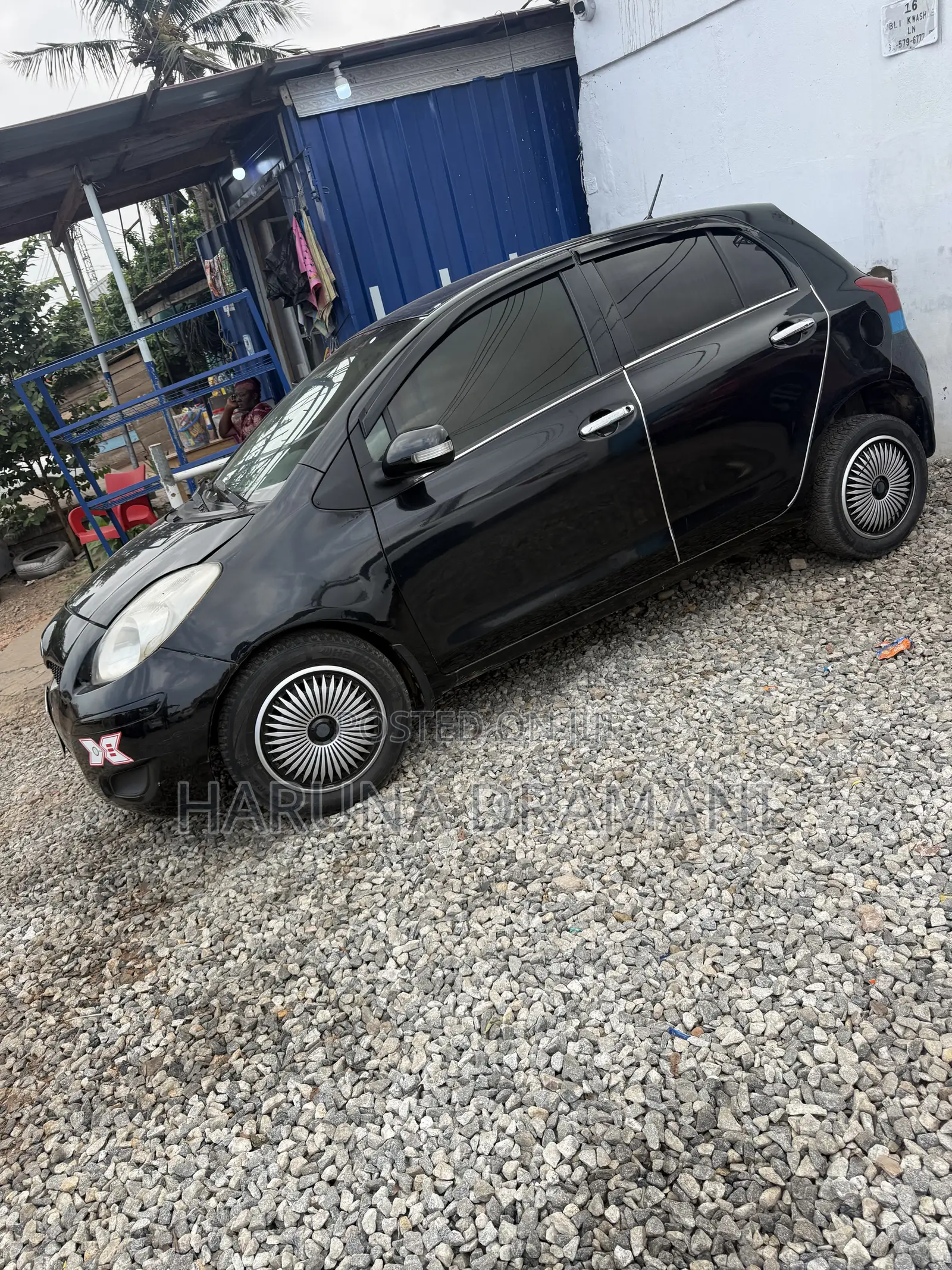 Toyota Vitz 1.3 AWD 5dr 2010 Black