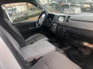 Toyota HiAce 2009 Silver