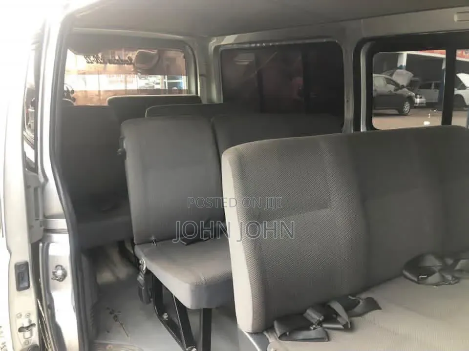 Toyota HiAce 2009 Silver