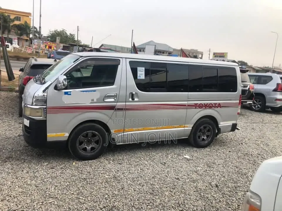 Toyota HiAce 2009 Silver