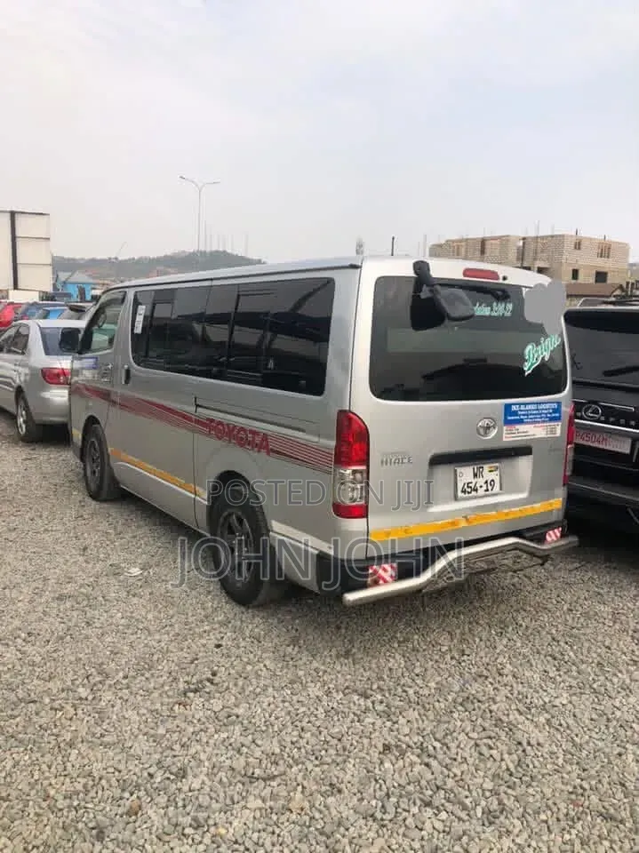 Toyota HiAce 2009 Silver