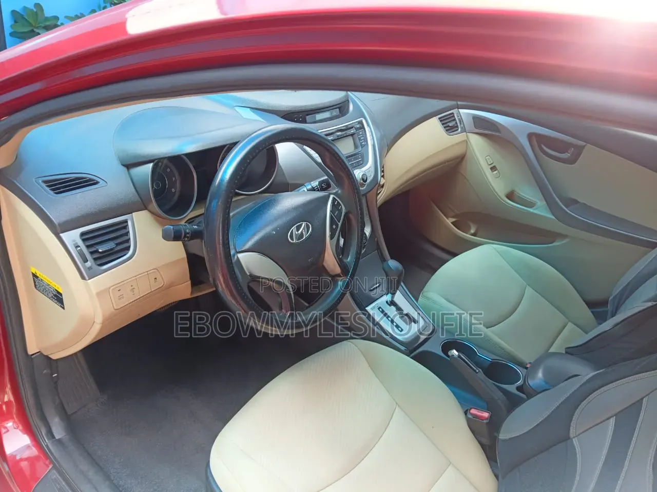 Hyundai Elantra 2012 Red