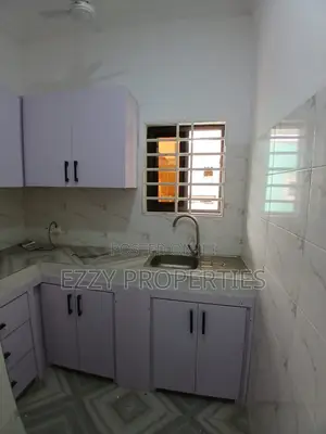 1bdrm Apartment in School Junction for rent