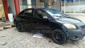 Toyota Yaris 2011 Black