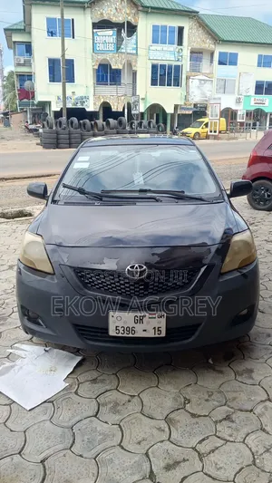 Toyota Yaris 2011 Black